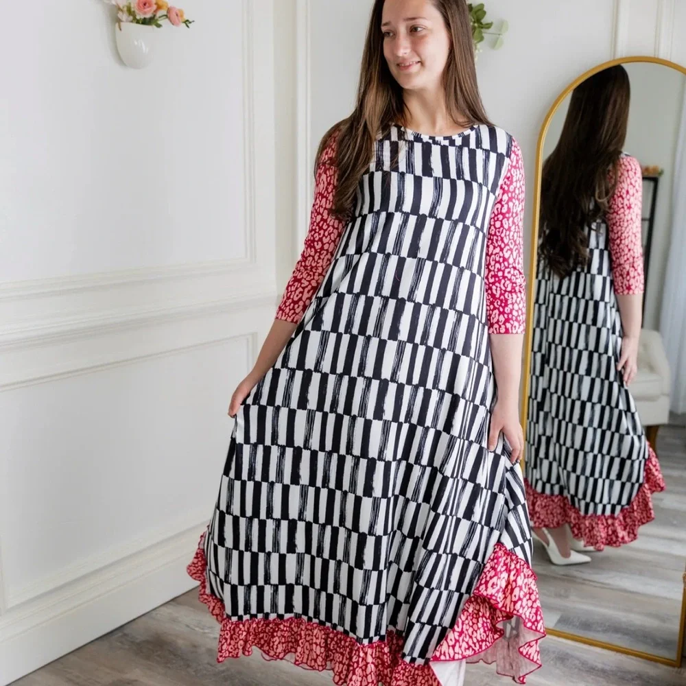 Nuggles “Kayla” dress, black/white with pink leopard sleeve, 3X - Picture 5 of 6